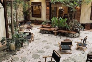 trang trí quán cafe ngoài trời