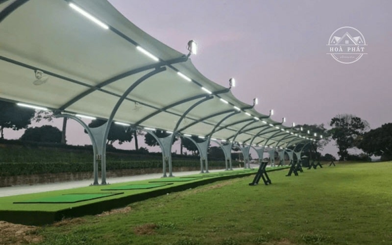 Mái che sân golf là gì