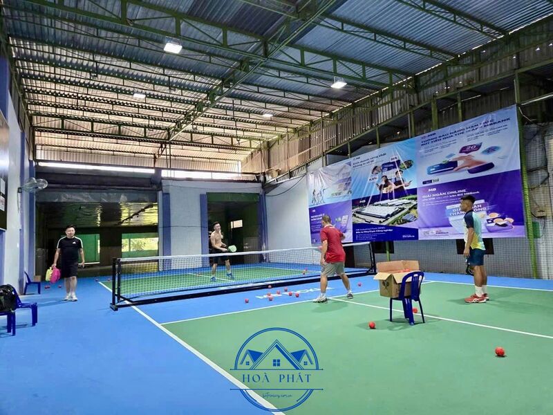 Mái vòm che sân chơi pickleball