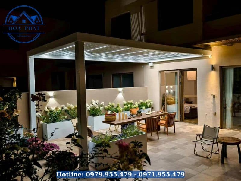 Không gian mái nhôm xếp lật khu bàn ăn
