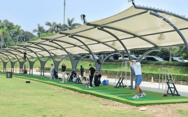 Lợi ích khi sử dụng mái che sân golf