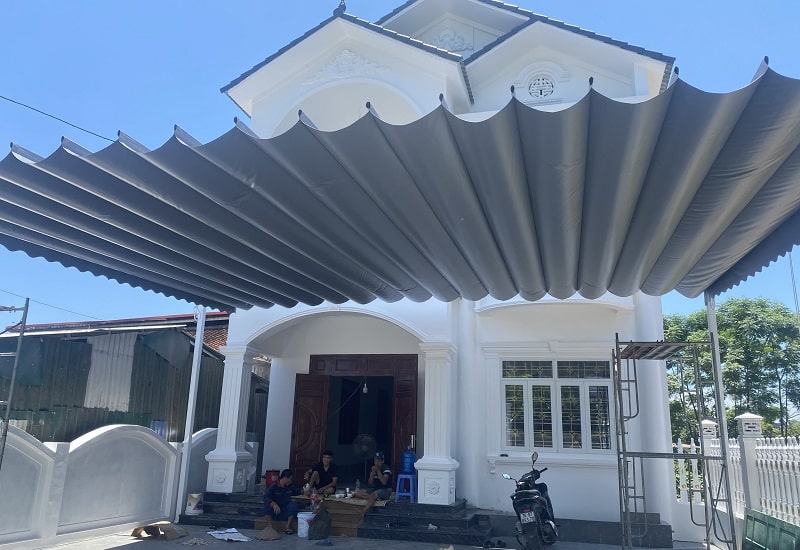 Các ưu nhược điểm khi dùng mái bạt xếp tay quay