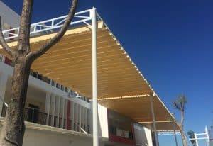 Đánh giá khách quan: Nên dùng mái bạt xếp tay quay hay motor tự động