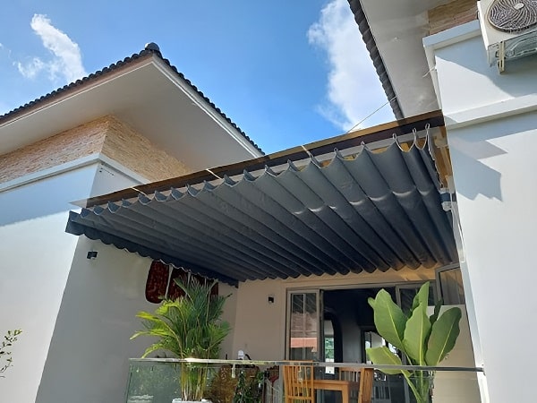Mẫu mái che sân thượng bằng bạt mềm mại