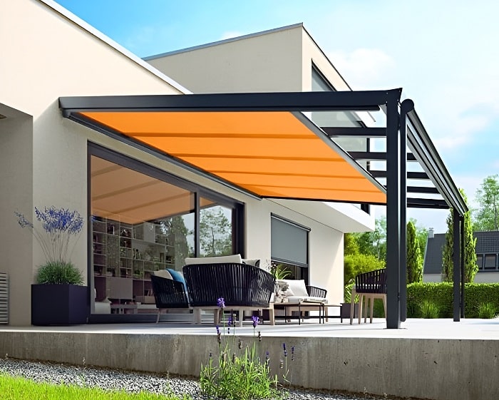 Ứng dụng bạt che nắng tự cuống trong không gian nghỉ dưỡng