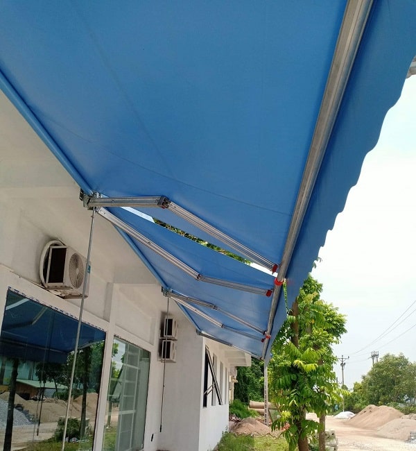 Mẫu mái hiên gấp gọn lắp đặt tại Hai Bà Trưng