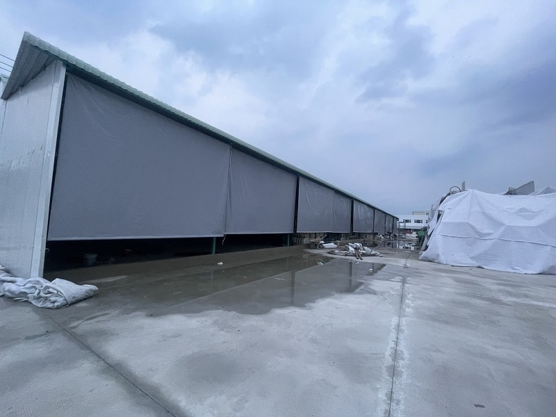 Loại bạt che nắng tự cuốn cho nhà xưởng