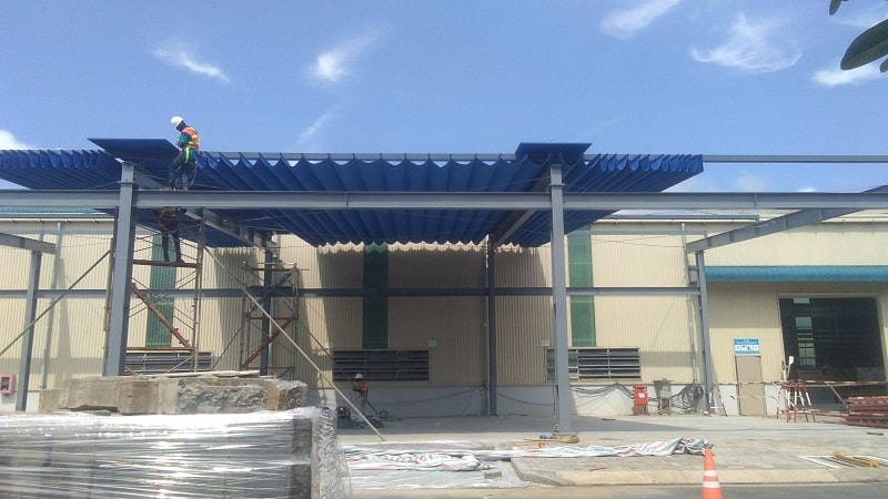 Loại bạt mái xếp lượn sóng cho nhà xưởng