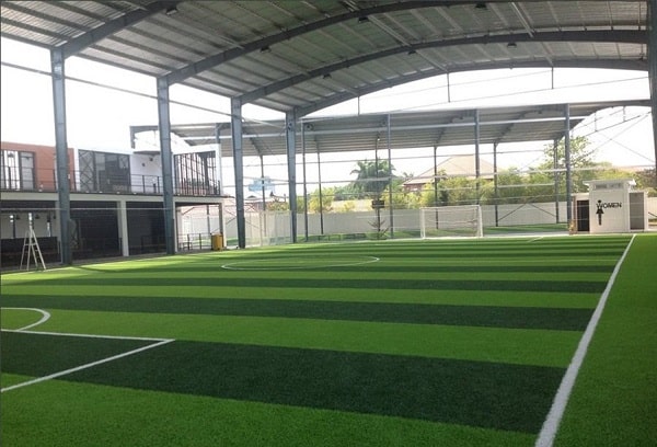 Quy trình lắp đặt mái bạt xếp cho sân bóng